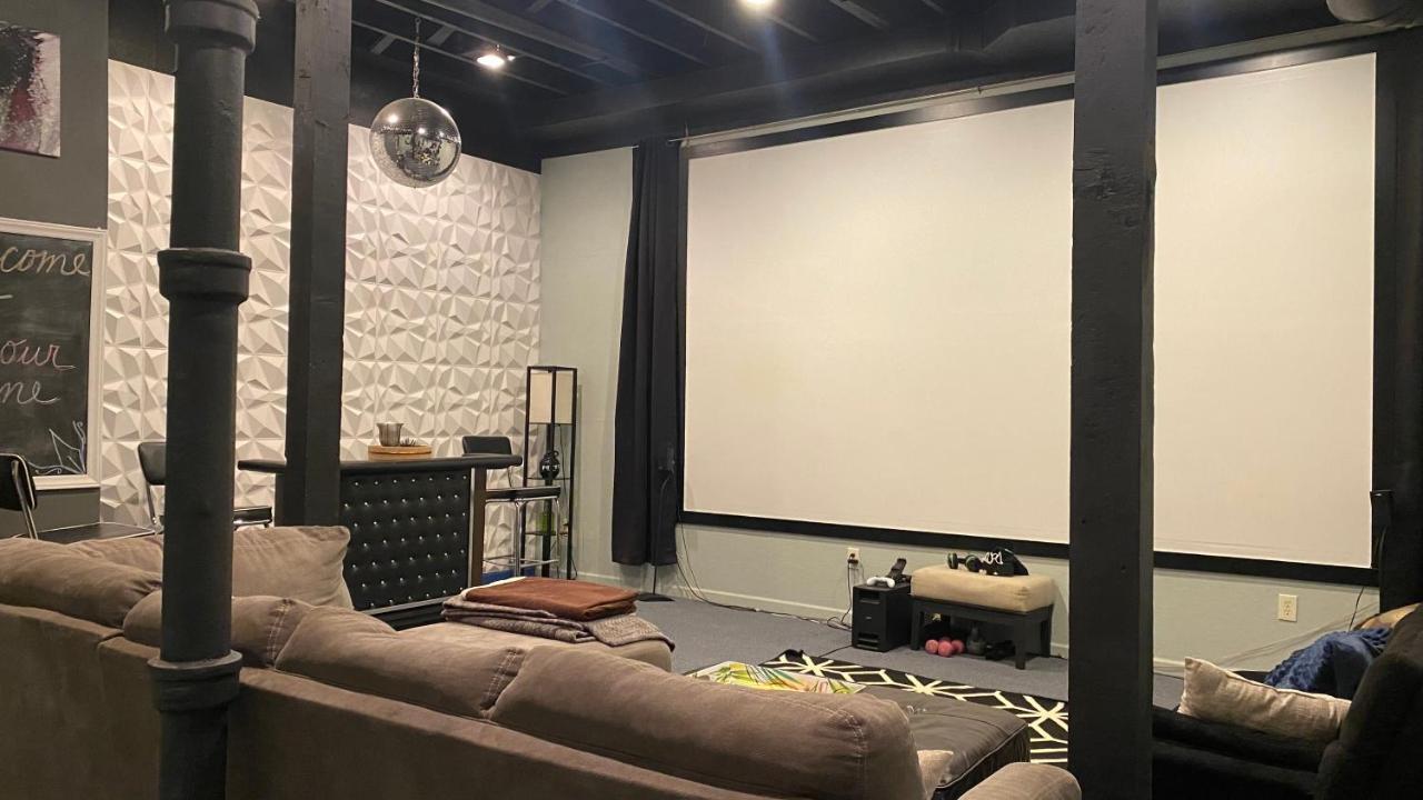 160Inch Home Movie Theater- Great For Movie Night! Omaha Exterior photo